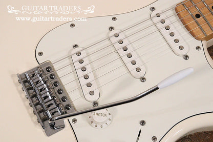 Fender 2015y Standard Stratocaster