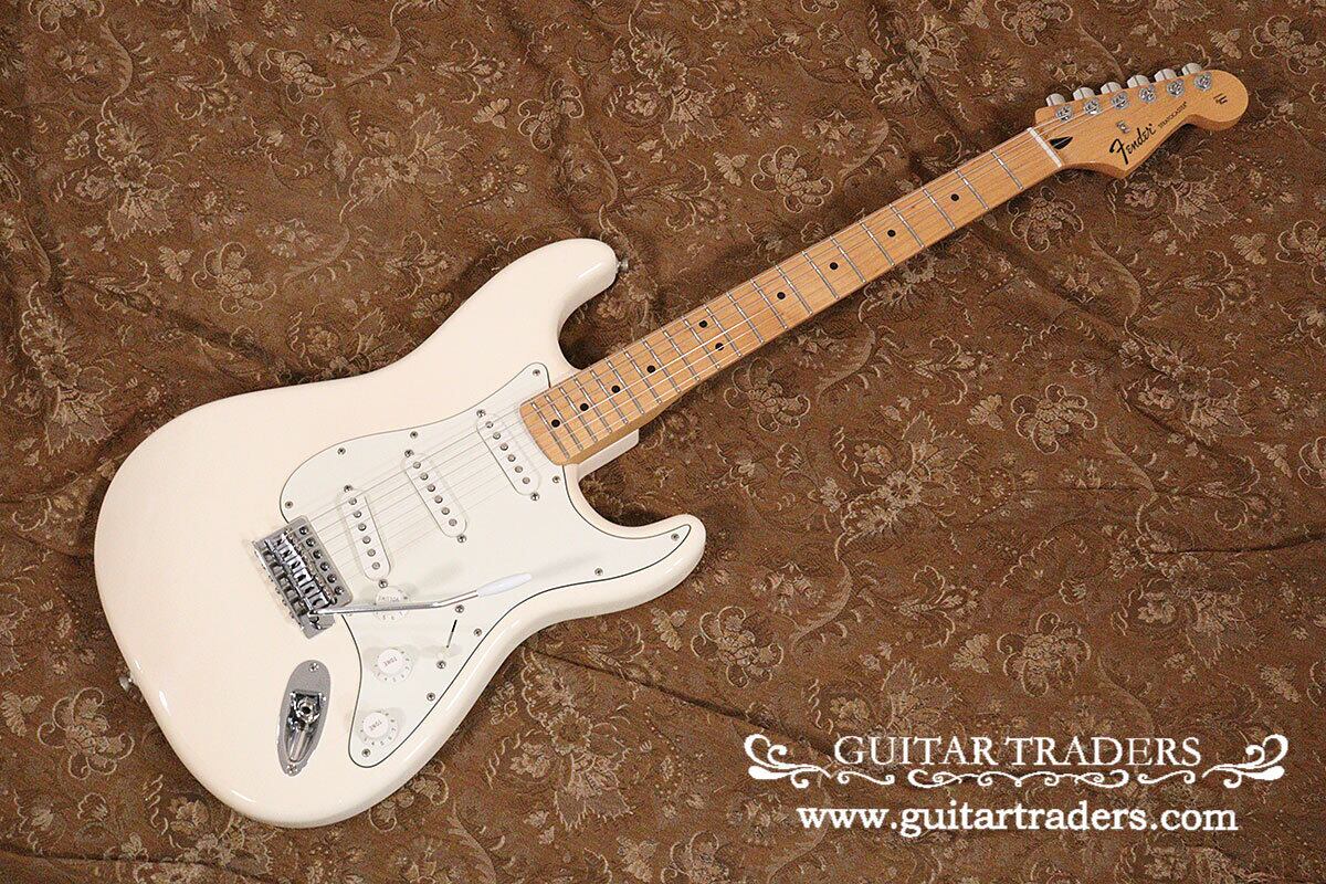 Fender 2015y Standard Stratocaster