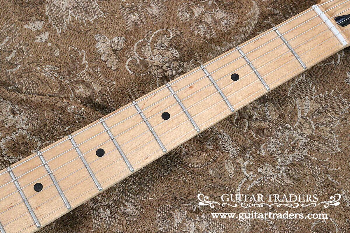 Fender 2015y Standard Stratocaster