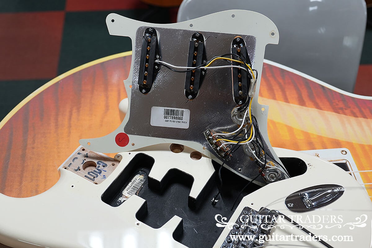Fender 2015y Standard Stratocaster