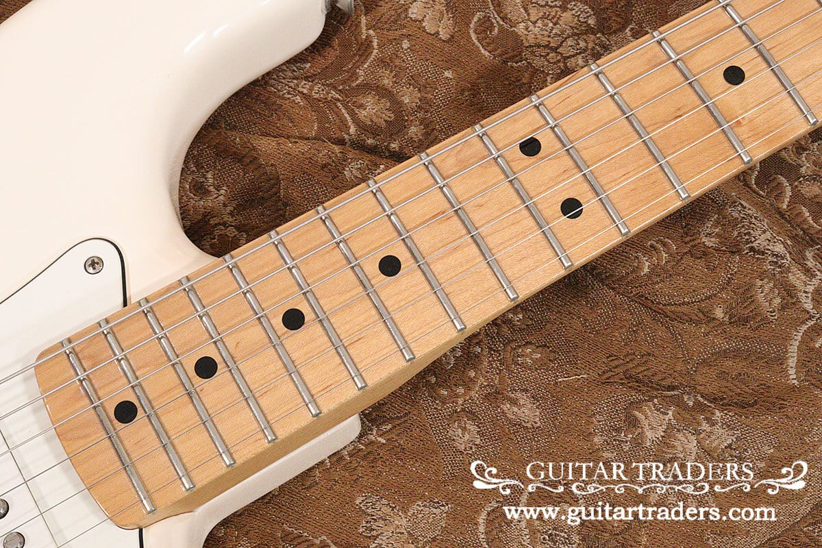 Fender 2015y Standard Stratocaster