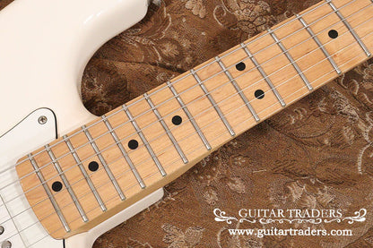 Fender 2015y Standard Stratocaster