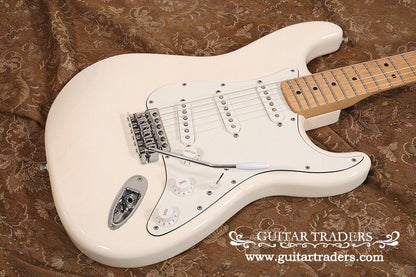 Fender 2015y Standard Stratocaster
